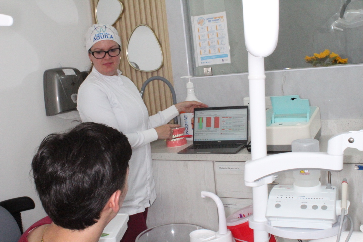 Clínica Dental Águila en Quito Mal aliento al despertar